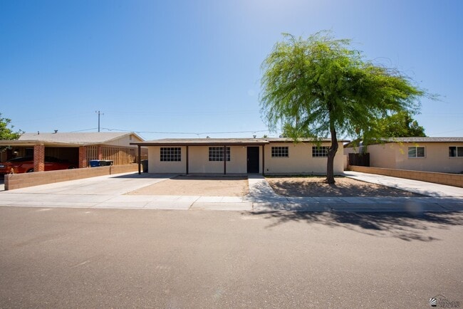 2645 S Nogales Ave in Yuma, AZ - Building Photo - Building Photo