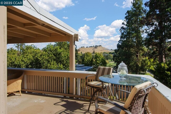 1132 Running Springs Rd in Walnut Creek, CA - Building Photo - Building Photo