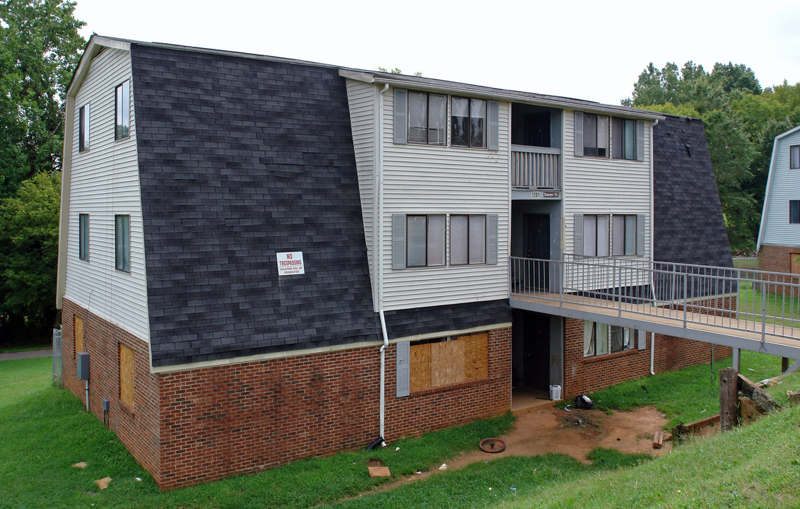 1201 Sawyer Rd in Raleigh, NC - Building Photo