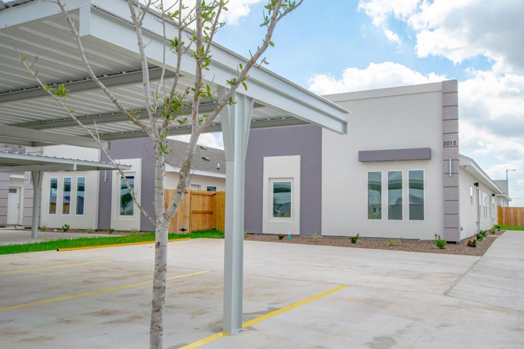 3012 West Dr in Edinburg, TX - Building Photo