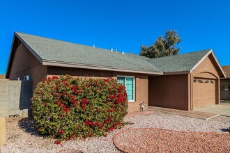 10258 W Pasadena Ave in Glendale, AZ - Building Photo - Building Photo