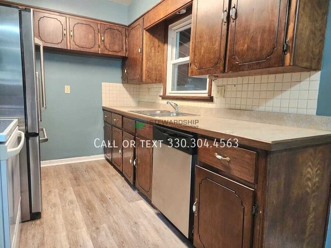 property at 1712 Breiding Rd