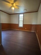 316 E Kenworthy St in Perkins, OK - Building Photo - Building Photo