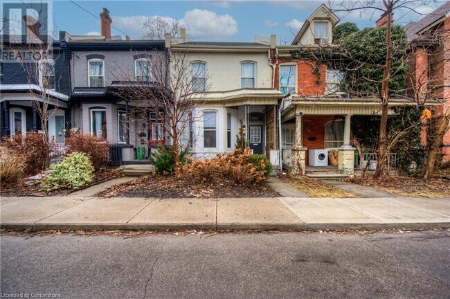 70 Erie Ave in Hamilton, ON - Building Photo - Building Photo