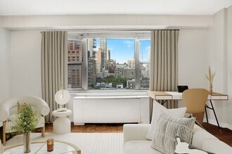 220 E 60th St in New York, NY - Building Photo - Building Photo