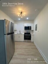 1804 Drayton Dr in Port Royal, SC - Building Photo - Building Photo