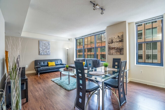 301-499-499 President St in Baltimore, MD - Building Photo - Building Photo
