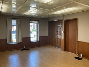 233 Scioto St, Unit B in Urbana, OH - Building Photo - Building Photo