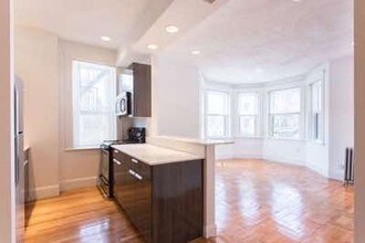 117 Park Dr-Unit -1 in Boston, MA - Building Photo - Building Photo