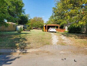509 Bryan St in Weatherford, TX - Building Photo - Building Photo