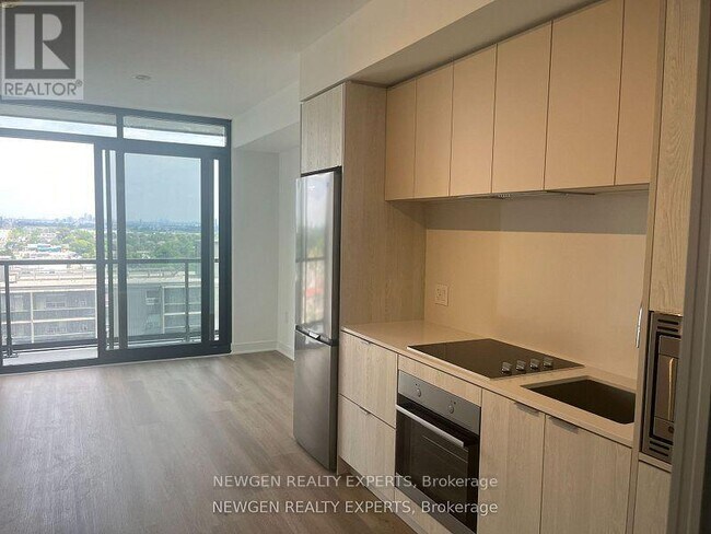 86 Dundas St E in Mississauga, ON - Building Photo - Building Photo