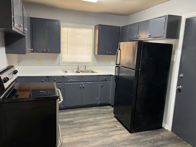 621 Wesley Ln E in Mobile, AL - Building Photo - Building Photo
