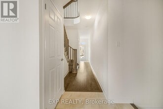 25 Canvas Crescent in Welland, ON - Building Photo - Building Photo