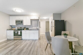 1645 Black Rock Tpke in Fairfield, CT - Building Photo - Building Photo