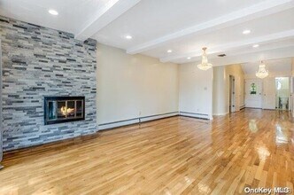 434 S Marginal Rd in Jericho, NY - Building Photo - Building Photo