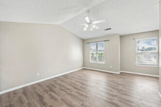 329 Dahlquist Dr in Crestview, FL - Building Photo - Building Photo