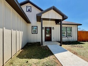 616 River Hills Dr in San Marcos, TX - Building Photo - Building Photo