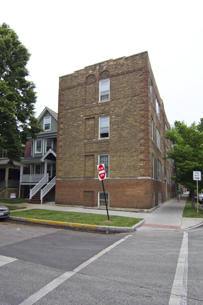 2305-11 W Wilson in Chicago, IL - Building Photo - Building Photo