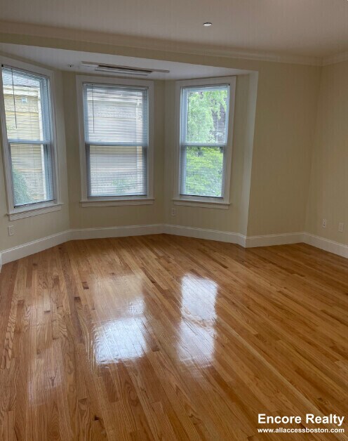 12 Harris St in Brookline, MA - Building Photo - Building Photo