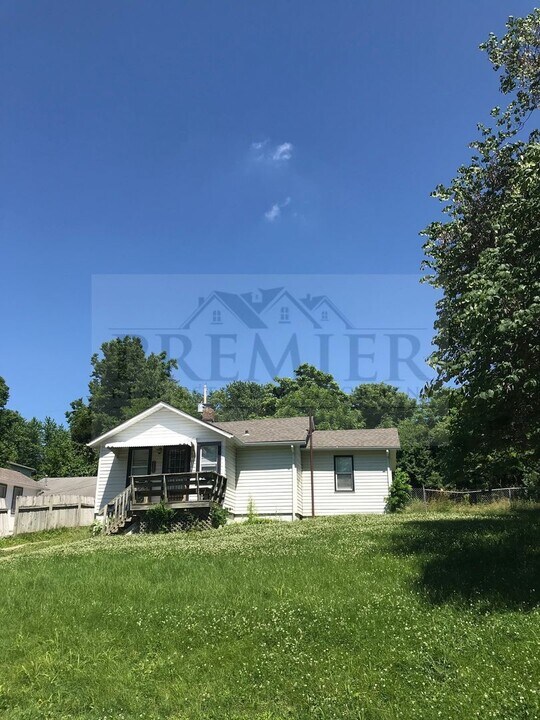 2225 S Home Ave in Independence, MO - Building Photo