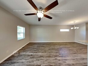 4004 11th St E in Bradenton, FL - Foto de edificio - Building Photo