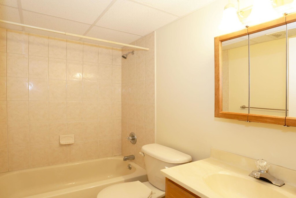 Maple Crest Garden Apartments at Port Jeffers Port Jefferson, NY