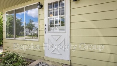 265 N Milford Rd in Highland, MI - Building Photo - Building Photo