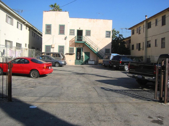 1039 N Ardmore Ave in Los Angeles, CA - Building Photo - Other