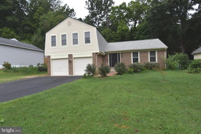 property at 1005 Foster Pl SW