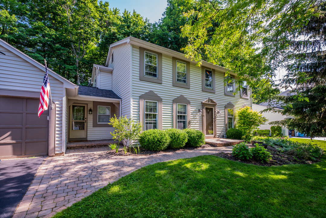 712 Audley End in Webster, NY - Foto de edificio