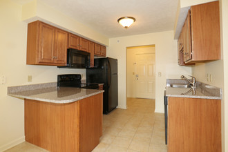 Waterbury Ridge Apartments in Liverpool, NY - Building Photo - Interior Photo