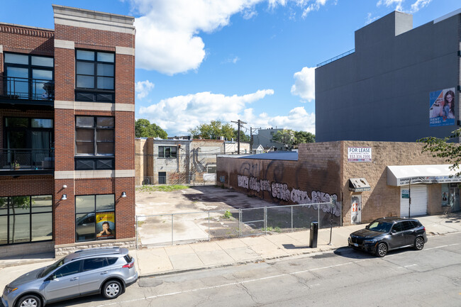 Milwaukee Retail in Chicago, IL - Building Photo - Building Photo