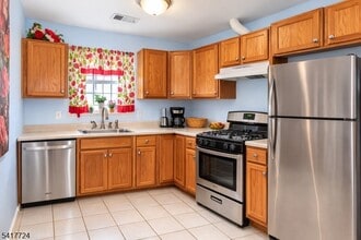 524 Broadway in Elizabeth, NJ - Building Photo - Building Photo