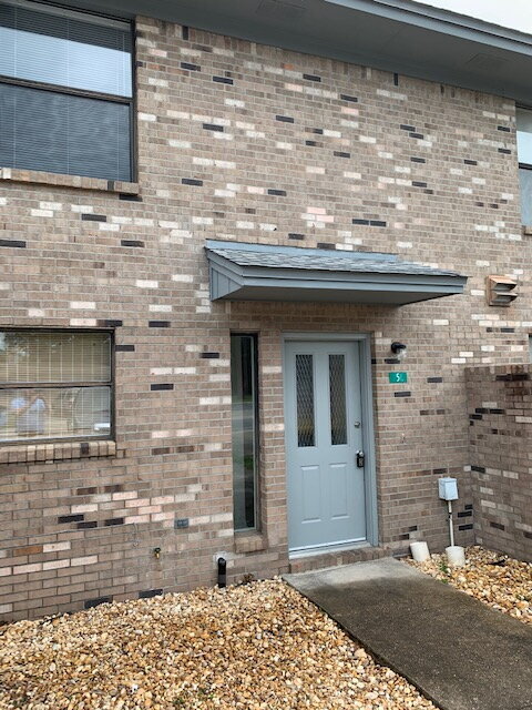 property at 25 Cape Dr NW