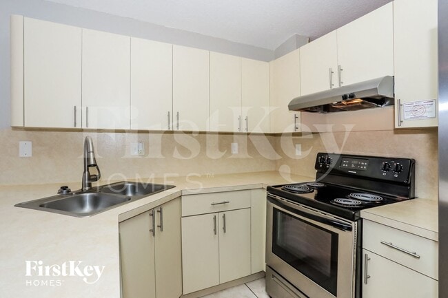 1377 Royal Dornoch Drive in Jacksonville, FL - Building Photo - Building Photo