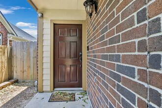 9960 Cassowary Dr in Conroe, TX - Building Photo - Building Photo