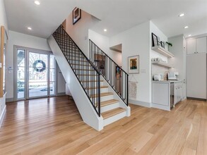 3841 Greenbrier Dr in Dallas, TX - Building Photo - Building Photo