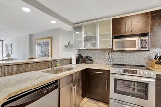 4 Royal Palm Way in Boca Raton, FL - Building Photo - Building Photo