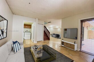6535 W 24th Ct in Hialeah, FL - Building Photo - Building Photo