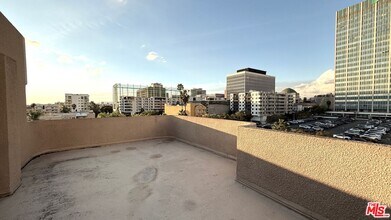 701 S Kingsley Dr in Los Angeles, CA - Building Photo - Building Photo