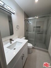 5191-5191 Lindley Ave in Los Angeles, CA - Building Photo - Building Photo