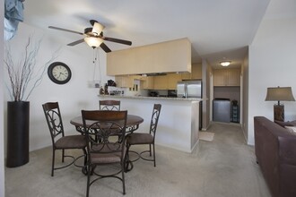 10006 Maya Linda Rd, Unit 5209 in San Diego, CA - Building Photo - Building Photo