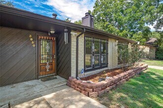 3850 Westmeadow Dr in Houston, TX - Building Photo - Building Photo