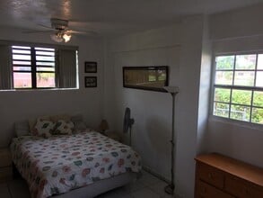 19541 NW 7th Ct in Miami, FL - Building Photo - Building Photo