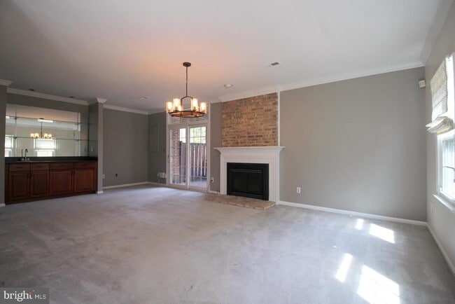 6423 Little Potters Ln in Alexandria, VA - Building Photo - Building Photo