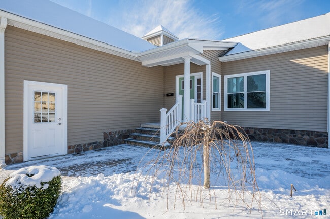 137 Knowles Ave in Southington, CT - Building Photo - Building Photo