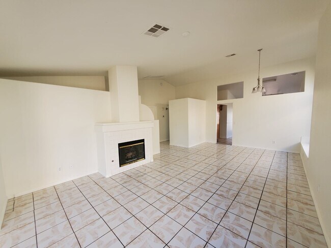 2119 Raspberry Hill Rd in Las Vegas, NV - Building Photo - Building Photo