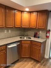 159 Devon Ct in Old Bridge, NJ - Foto de edificio - Building Photo