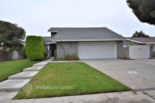 1462 Hermosa Dr in Corona, CA - Building Photo