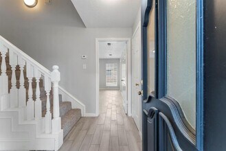 10310 Great Plains Ln in Houston, TX - Building Photo - Building Photo